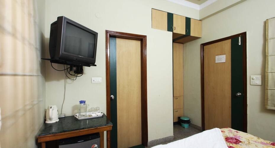 Anand Hospitality, Gurgaon 4